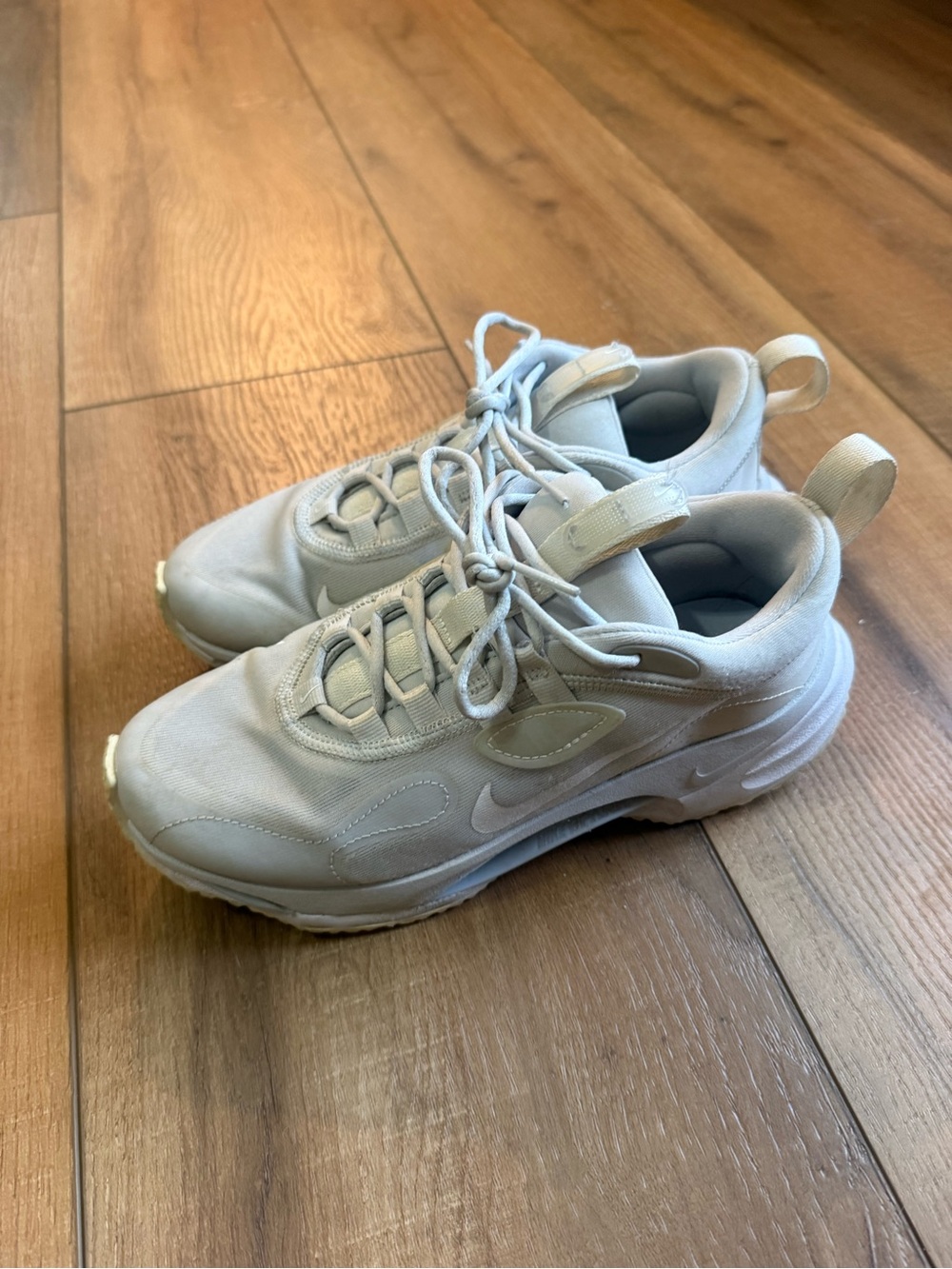 Nike Cream/Tan Low-Top Sneakers